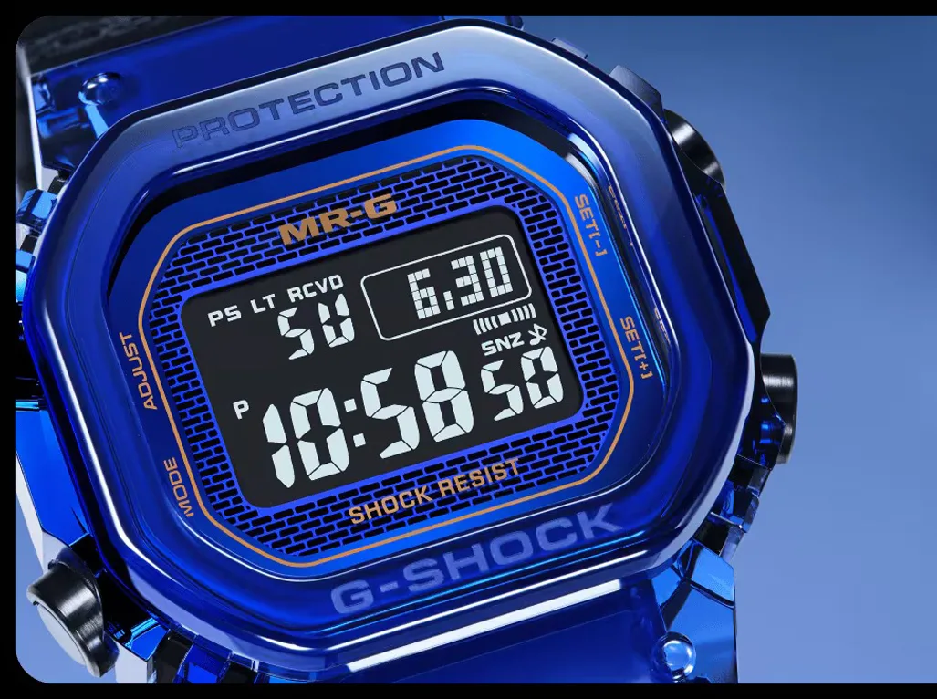 Casio G-SHOCK MRG-D5000 Blue Sapphire Limited Edition ครั้งแรกกับตัวเรือน Sapphire Casio G-SHOCK MRG-D5000 หน้าปัดลายอิฐสีน้ำเงิน โลโก้ทองคำ 24K