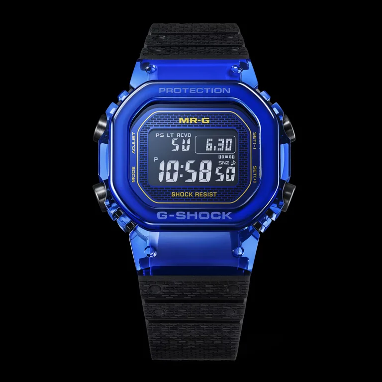 Casio G-SHOCK MRG-D5000 Blue Sapphire Limited Edition ครั้งแรกกับตัวเรือน Sapphire Casio G-SHOCK MRG-D5000 Blue Sapphire มุมด้านหน้า