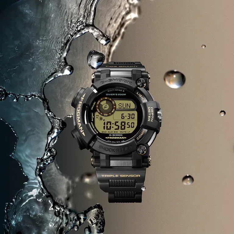 G-SHOCK Frogman GWF-D1000BC-1JF Tan Series ภาพโปรโมทพื้นหลังน้ำ