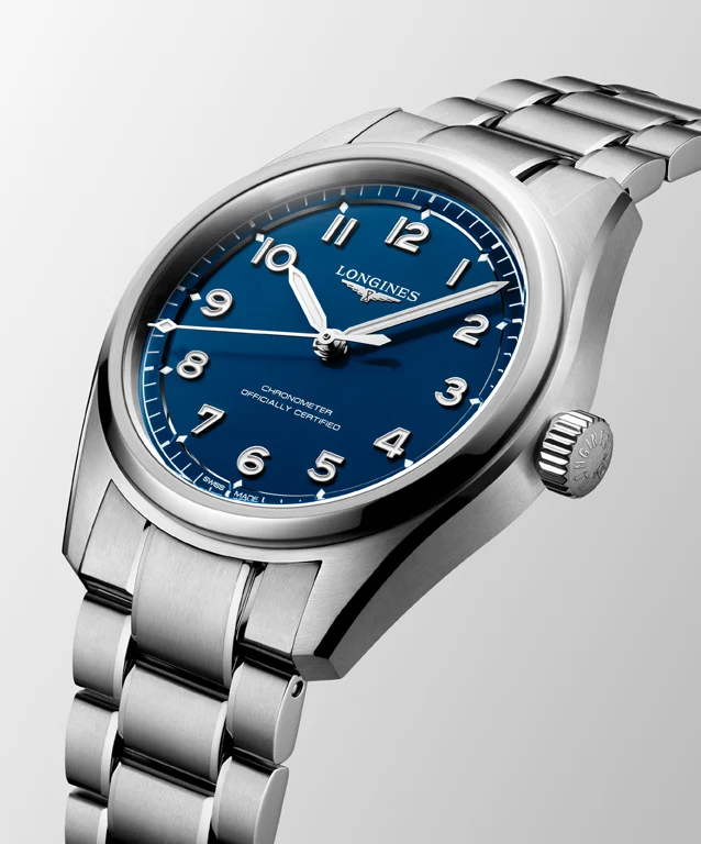Longines Spirit Pilot Matt Blue เพิ่มความสดด้วยสีสันหน้าปัดใหม่ Longines Spirit Pilot Matt Blue 39 มม. สายสเตนเลสสตีล