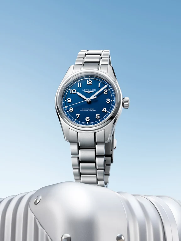 Longines Spirit Pilot Matt Blue เพิ่มความสดด้วยสีสันหน้าปัดใหม่ Longines Spirit Pilot 39 มม. Ref. L3.809.4.93.6 หน้าปัด Matt Blue สายสเตนเลสสตีล