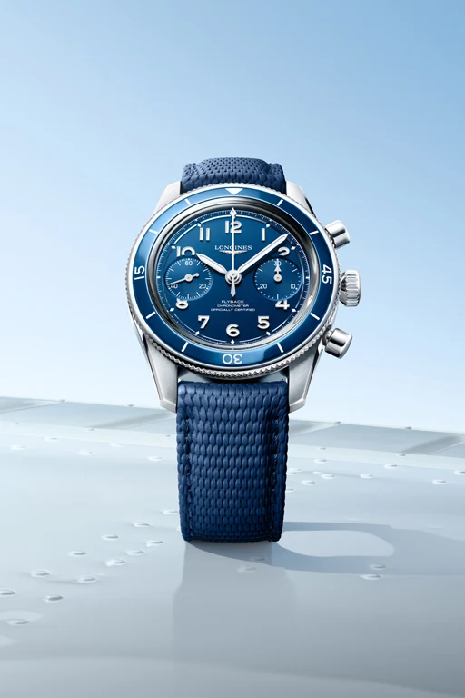 Longines Spirit Pilot Matt Blue เพิ่มความสดด้วยสีสันหน้าปัดใหม่ Longines Spirit Pilot Flyback Matt Blue 39.5 มม. สายรับเบอร์ลายผ้า
