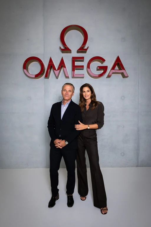 Cindy Crawford เยือน HQ ของ OMEGA Raynald Aeschlimann ซีอีโอ OMEGA กับ Cindy Crawford ที่สำนักงานใหญ่ Biel