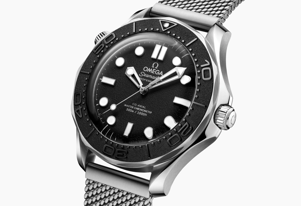 OMEGA Seamaster Diver 300M James Bond and Spectre Collection ความพิเศษจากคู่ปรับตลอดกาล OMEGA Seamaster Diver 300M Spectre หน้าปัดสีดำขอบเซรามิก