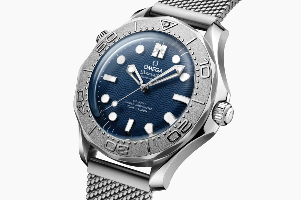 OMEGA Seamaster Diver 300M James Bond and Spectre Collection ความพิเศษจากคู่ปรับตลอดกาล OMEGA Seamaster Diver 300M James Bond 210.30.42.20.03.004