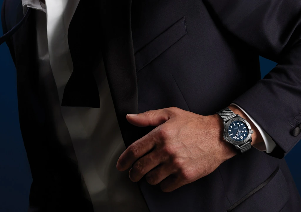 OMEGA Seamaster Diver 300M James Bond and Spectre Collection ความพิเศษจากคู่ปรับตลอดกาล OMEGA Seamaster Diver 300M James Bond and Spectre Collection รุ่น James Bond