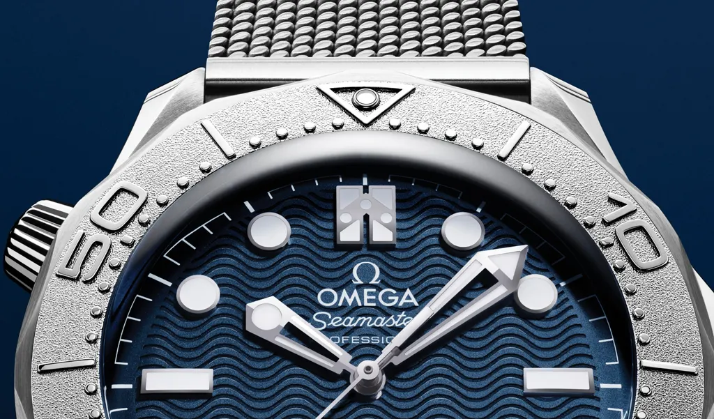 OMEGA Seamaster Diver 300M James Bond and Spectre Collection ความพิเศษจากคู่ปรับตลอดกาล นาฬิกา 007 OMEGA Seamaster Diver 300M James Bond สาย Milanese