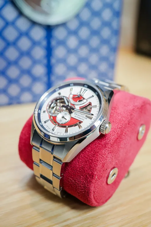 Orient Star จัดงานส่งมอบนาฬิกา Land of Smile Thailand Limited Edition หน้าปัด Orient Star Modern Skeleton Land of Smile สีธงชาติไทย