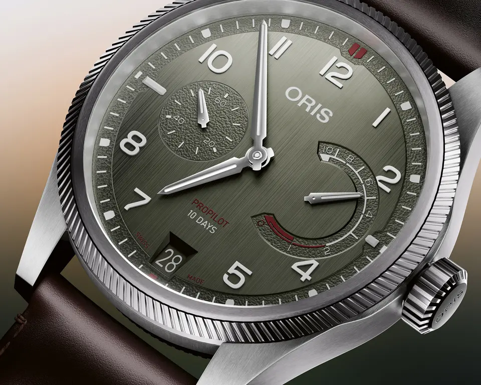 ORIS Big Crown ProPilot Calibre 111 กลับมาอีกครั้งบนความเปลี่ยนแปลง หน้าปัด Pine Green ของ ORIS ProPilot Calibre 111 ช่องวันที่ 6 นาฬิกา