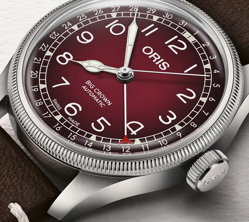ORIS x Cervo Volante ขยับไซส์เปลี่ยนสีหน้าปัดใหม่ ORIS x Cervo Volante 2026 หน้าปัดสีแดงเบอร์กันดี