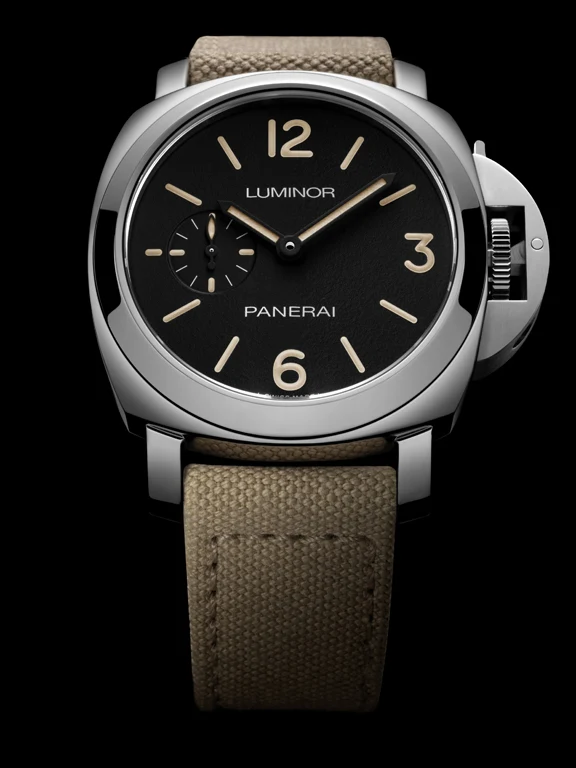 Panerai Luminor PAM01710, PAM01711 และ PAM01714 ขยับไซส์สู่ตัวเรือน 42 มม. Panerai Luminor PAM01710 ตัวเรือนสตีล หน้าปัดสีดำ รายละเอียด
