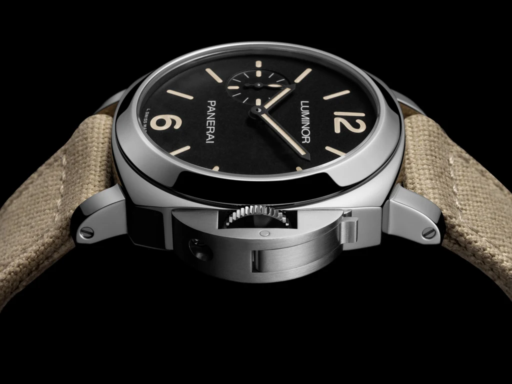 Panerai Luminor PAM01710, PAM01711 และ PAM01714 ขยับไซส์สู่ตัวเรือน 42 มม. Panerai Luminor PAM01710 ตัวเรือนสตีล 42mm พร้อมคราวน์การ์ด