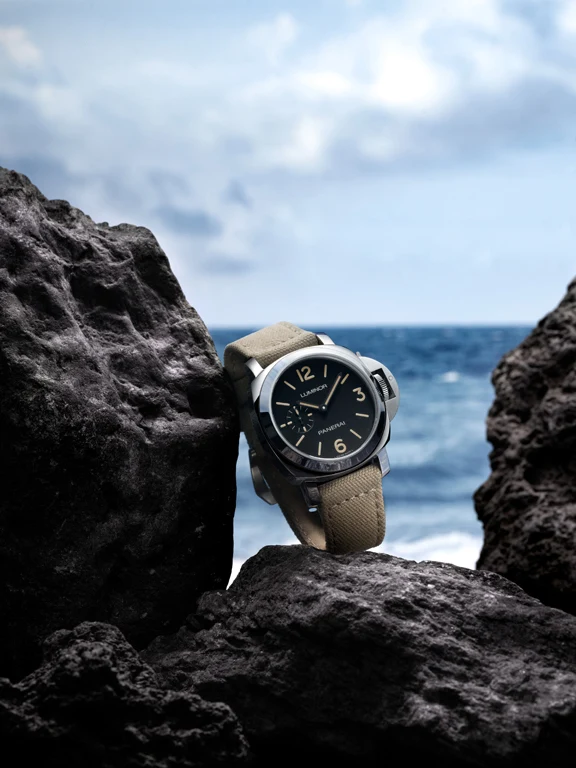 Panerai Luminor PAM01710, PAM01711 และ PAM01714 ขยับไซส์สู่ตัวเรือน 42 มม. Panerai Luminor PAM01710 ตัวเรือนสตีล หน้าปัดสีดำ Luminor 42mm