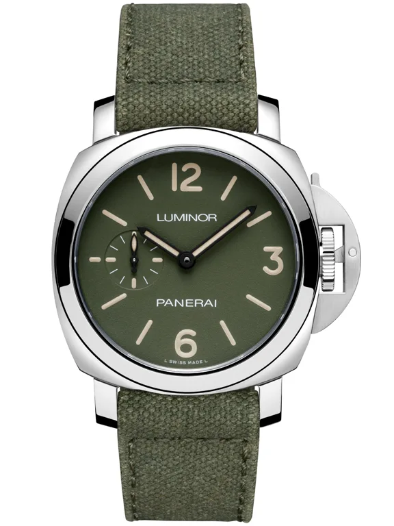 Panerai Luminor PAM01710, PAM01711 และ PAM01714 ขยับไซส์สู่ตัวเรือน 42 มม. Panerai Luminor PAM01711 หน้าปัดสีเขียว 42mm ด้านหน้า
