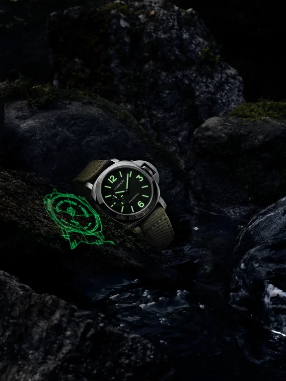 Panerai Luminor PAM01710, PAM01711 และ PAM01714 ขยับไซส์สู่ตัวเรือน 42 มม. Panerai Luminor PAM01711 หน้าปัดสีเขียว Luminor 42mm